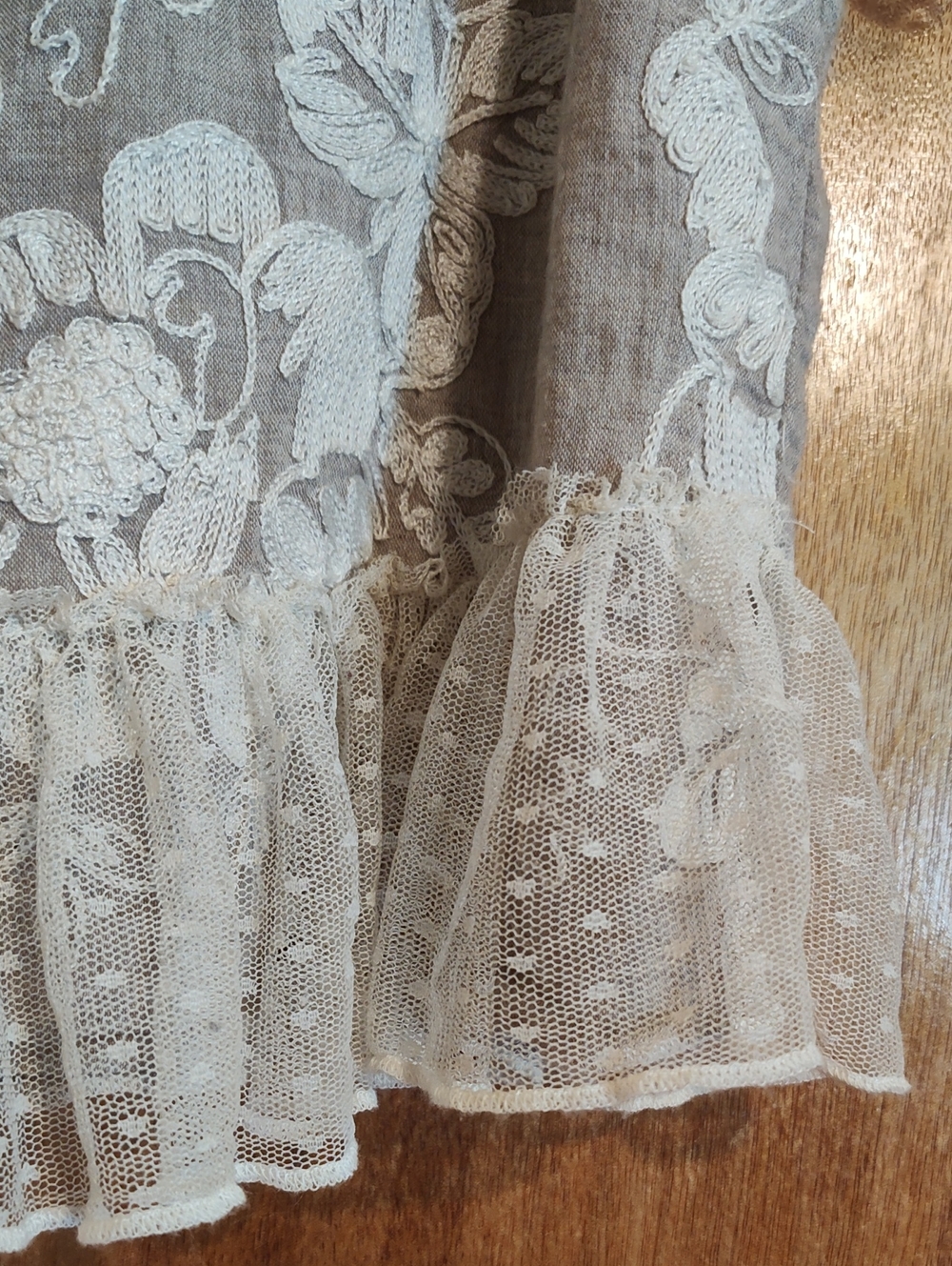 Krazy Kat Embroidered Top Oatmeal Cream Lace Ruffle Sleeveless Cotton India Med - Picture 6 of 13